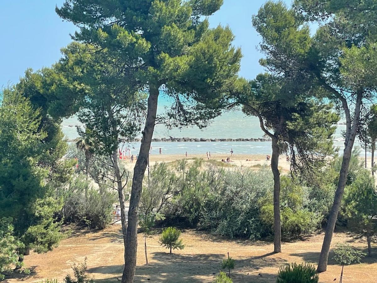 Ferienwohnung Attico Vista E Fronte Mare Zaffiroblu Con Posto Auto Montesilvano Marina Exterior foto